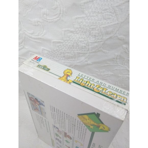 Vintage NOS sealed 1986 MB Sesame Street Light & Learn  READ - Picture 2 of 4